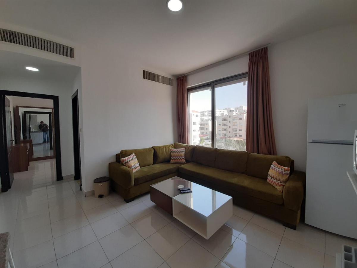 Furnished Apartments Near Mcdonald'S Al-Madina Al-Monawara St Amman Dış mekan fotoğraf